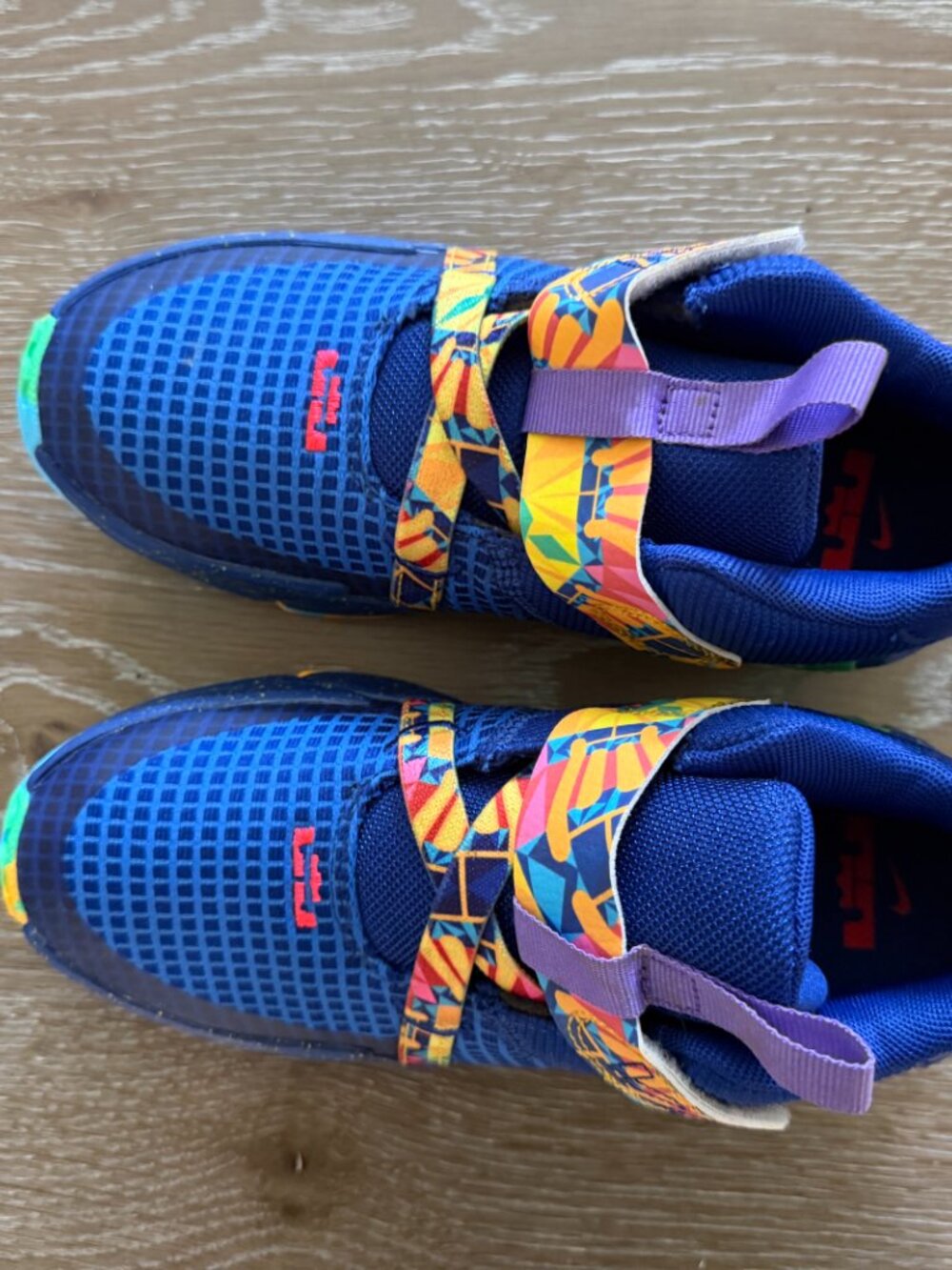 WORN ONCE Boys Nike LeBron Witness 7 Kaleidoscope royal blue sneakers size 1Y - Picture 3 of 5